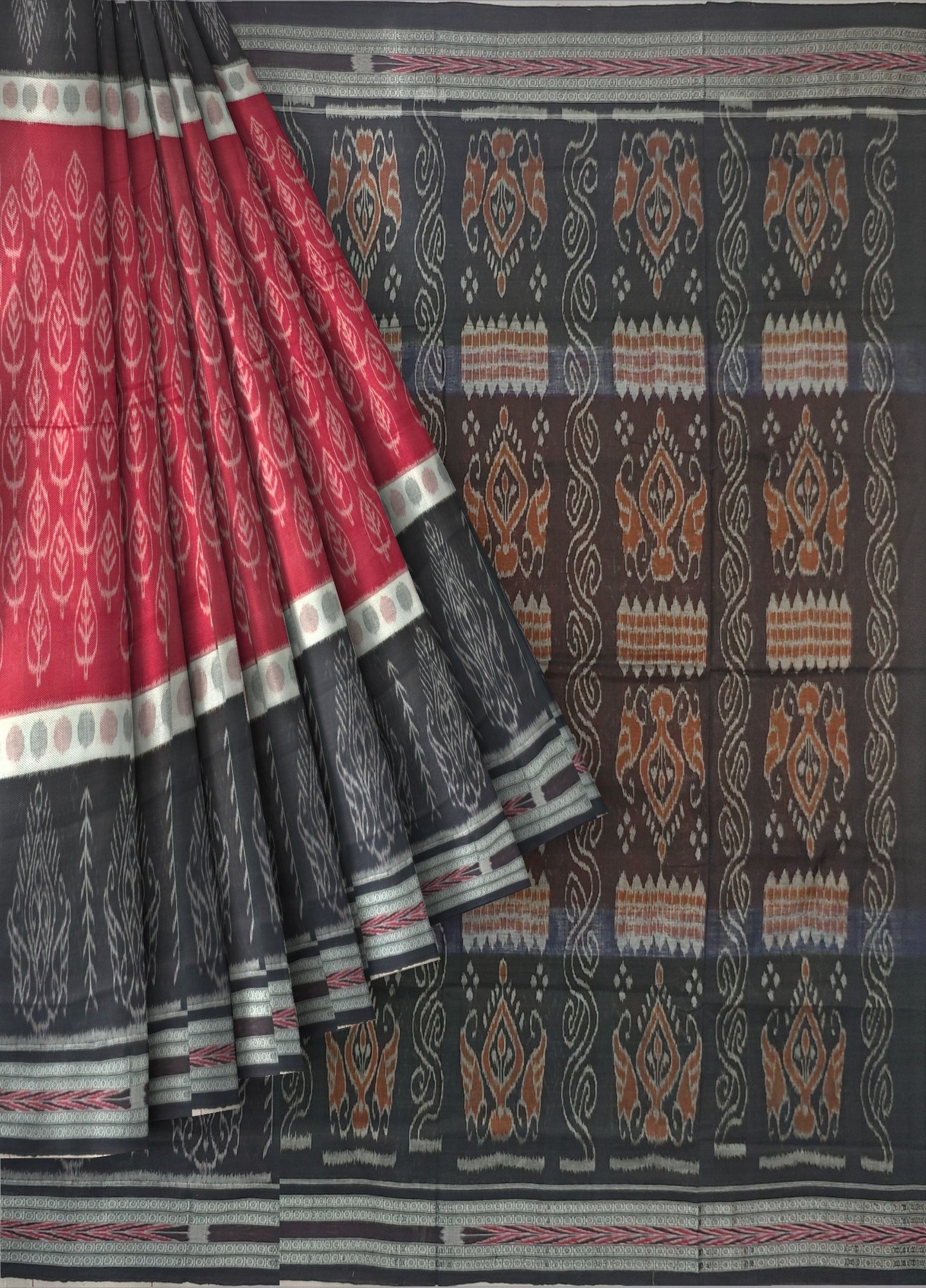 Maroon And White Mania Bandha Traditional Katiki Saree | Odisha Handloom GI Tagged | Devnika