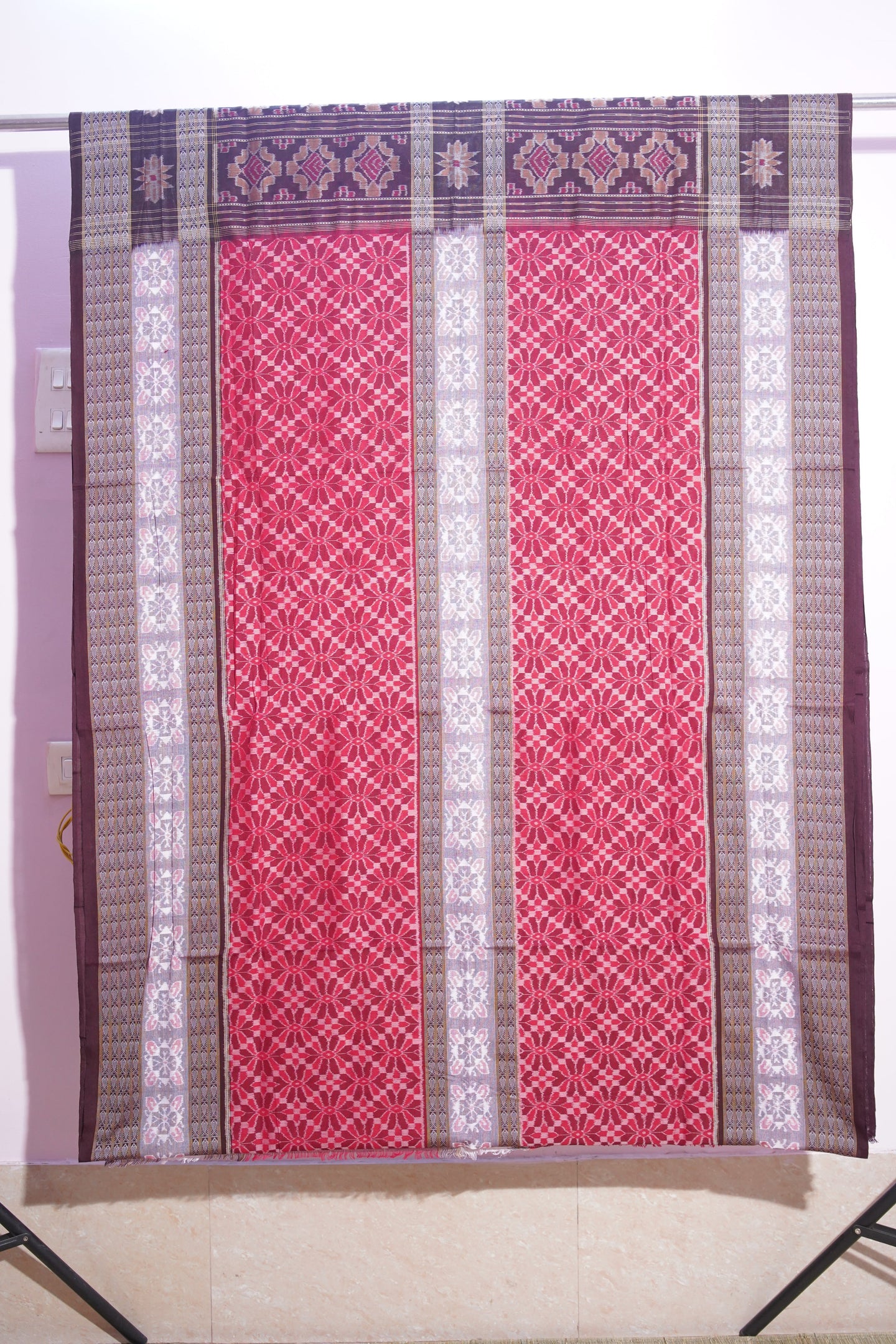 Red And Maroon Fish Border Bandha Saree