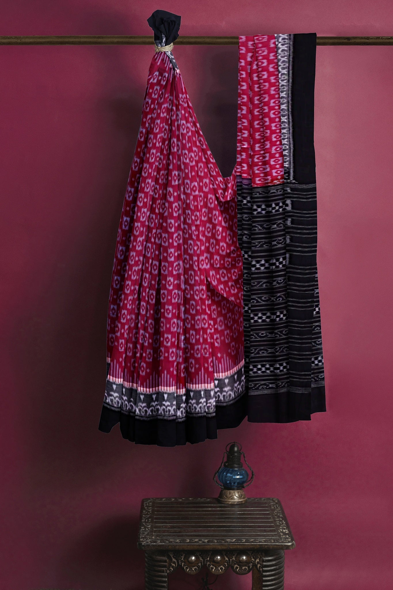 White Double Border Bandha Saree