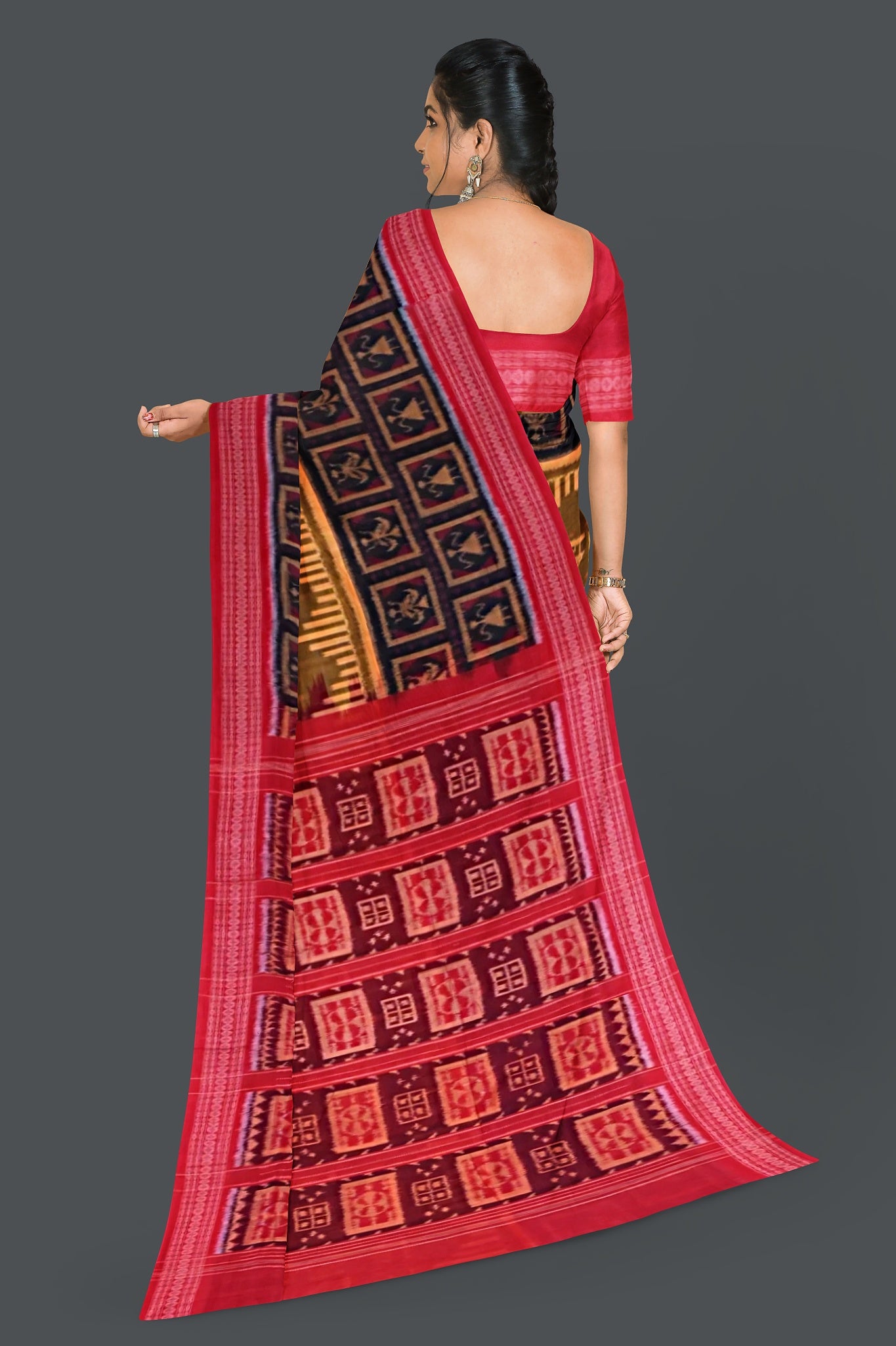 Golden Brown Big Border Bandha Saree