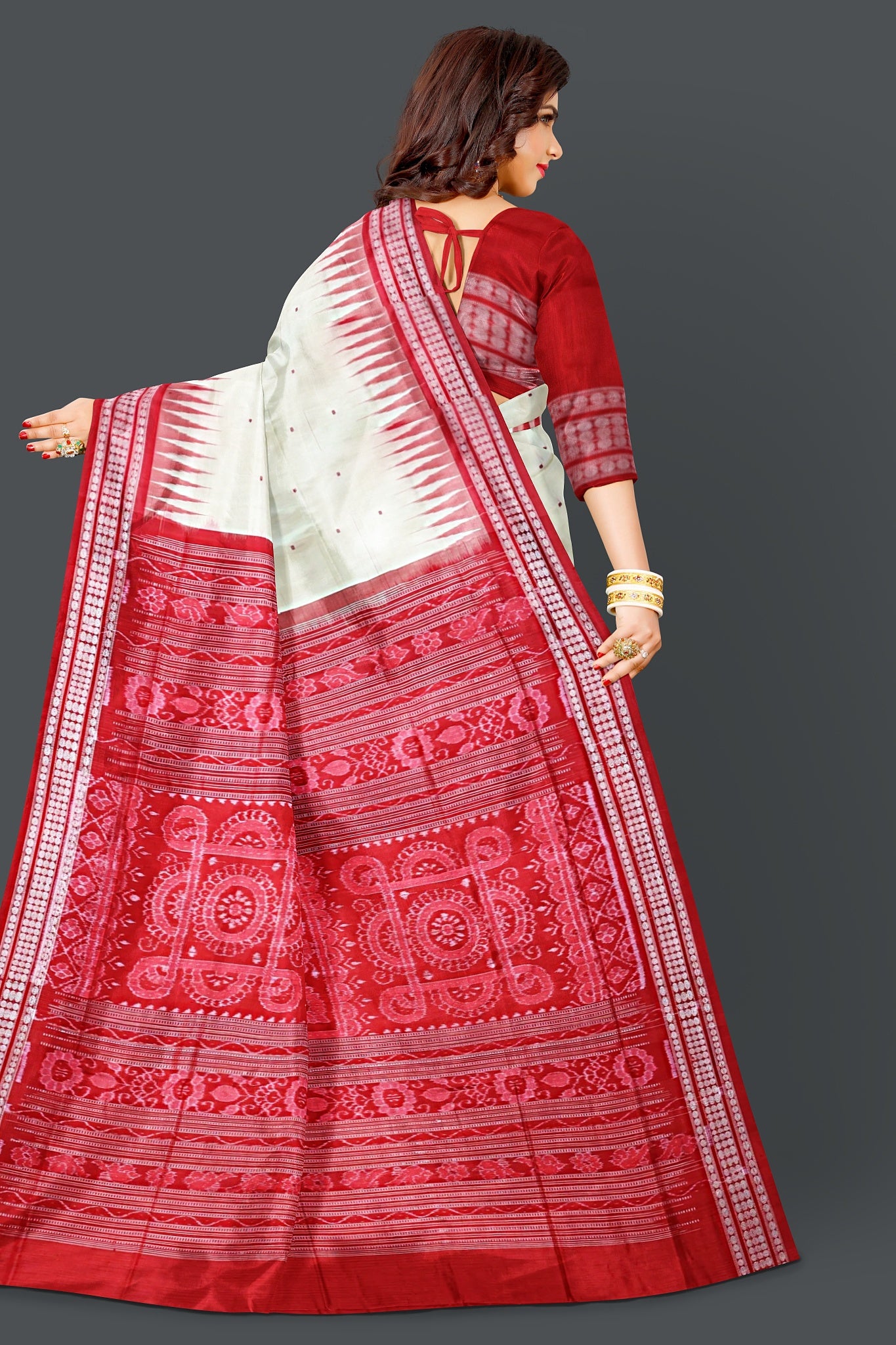 Cream Bomkai Butti Saree
