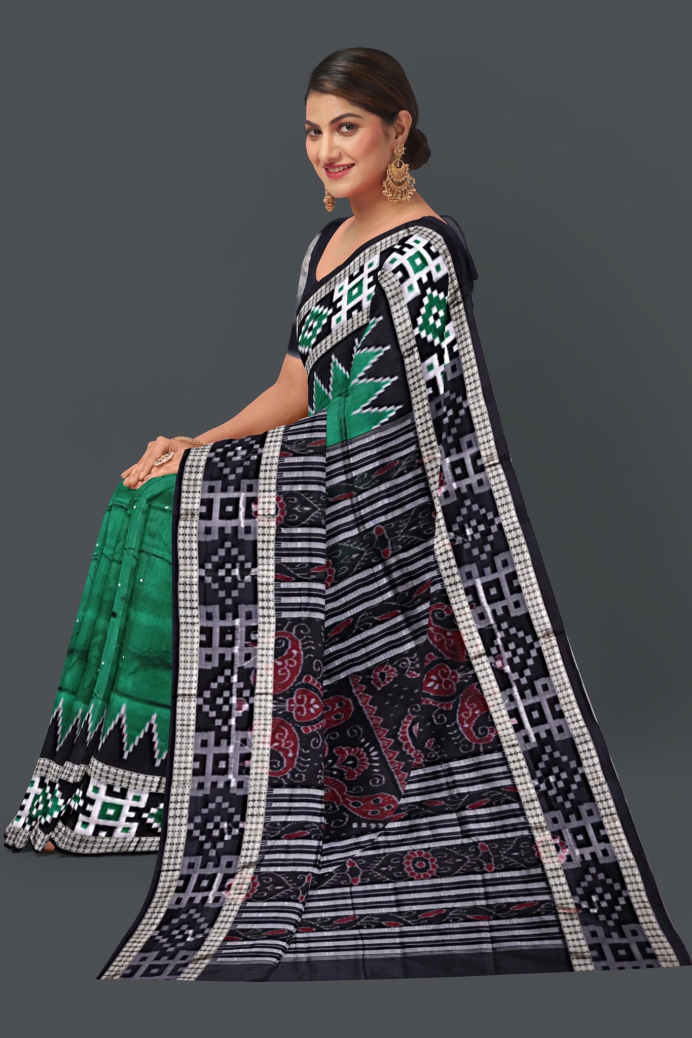 Forest Green Border Pasapalli Buti Bomkai Saree