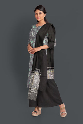 Levander Top With Black Pant & Chunri Body Bandha Dress Set