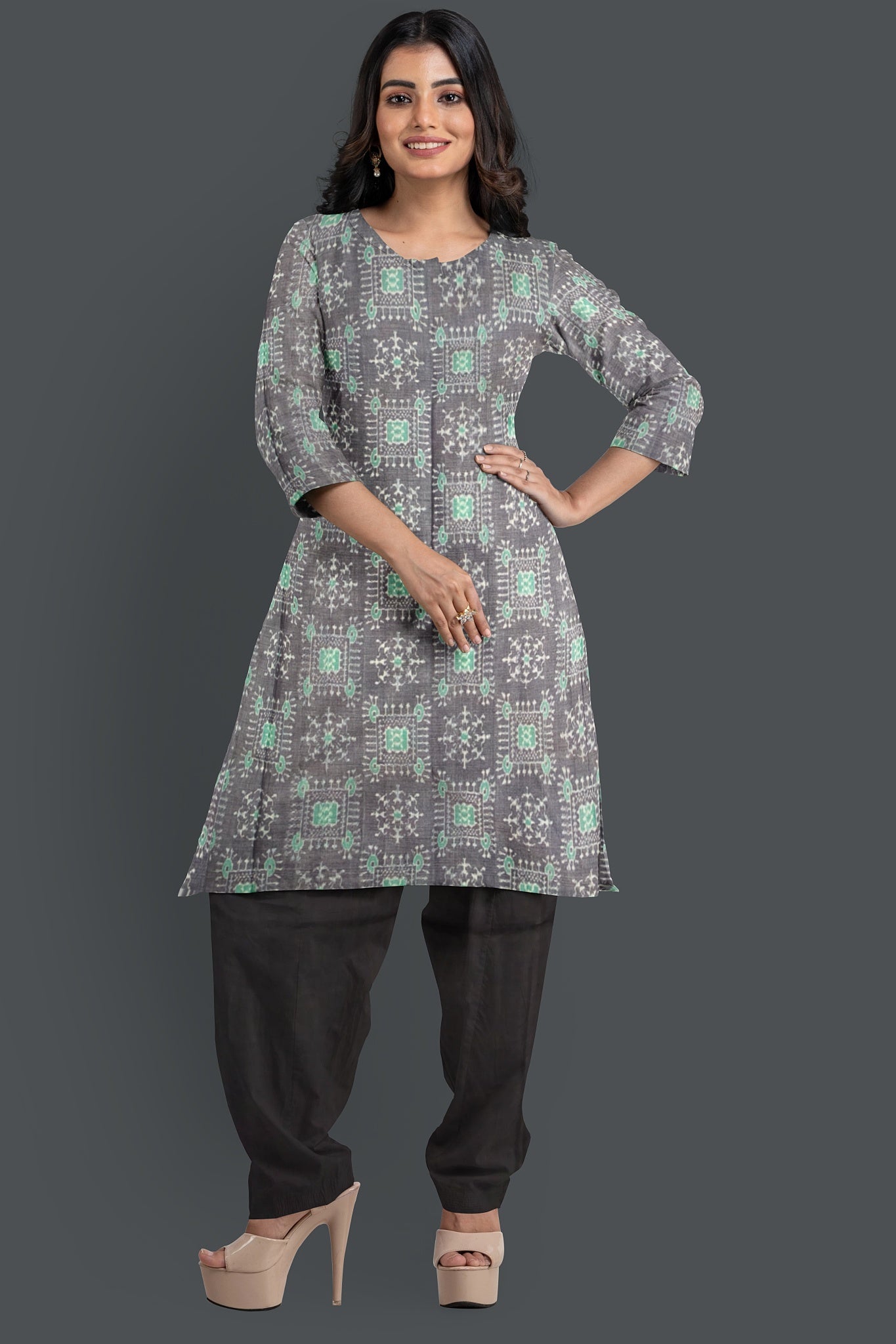 Levander Top With Black Pant & Chunri Body Bandha Dress Set