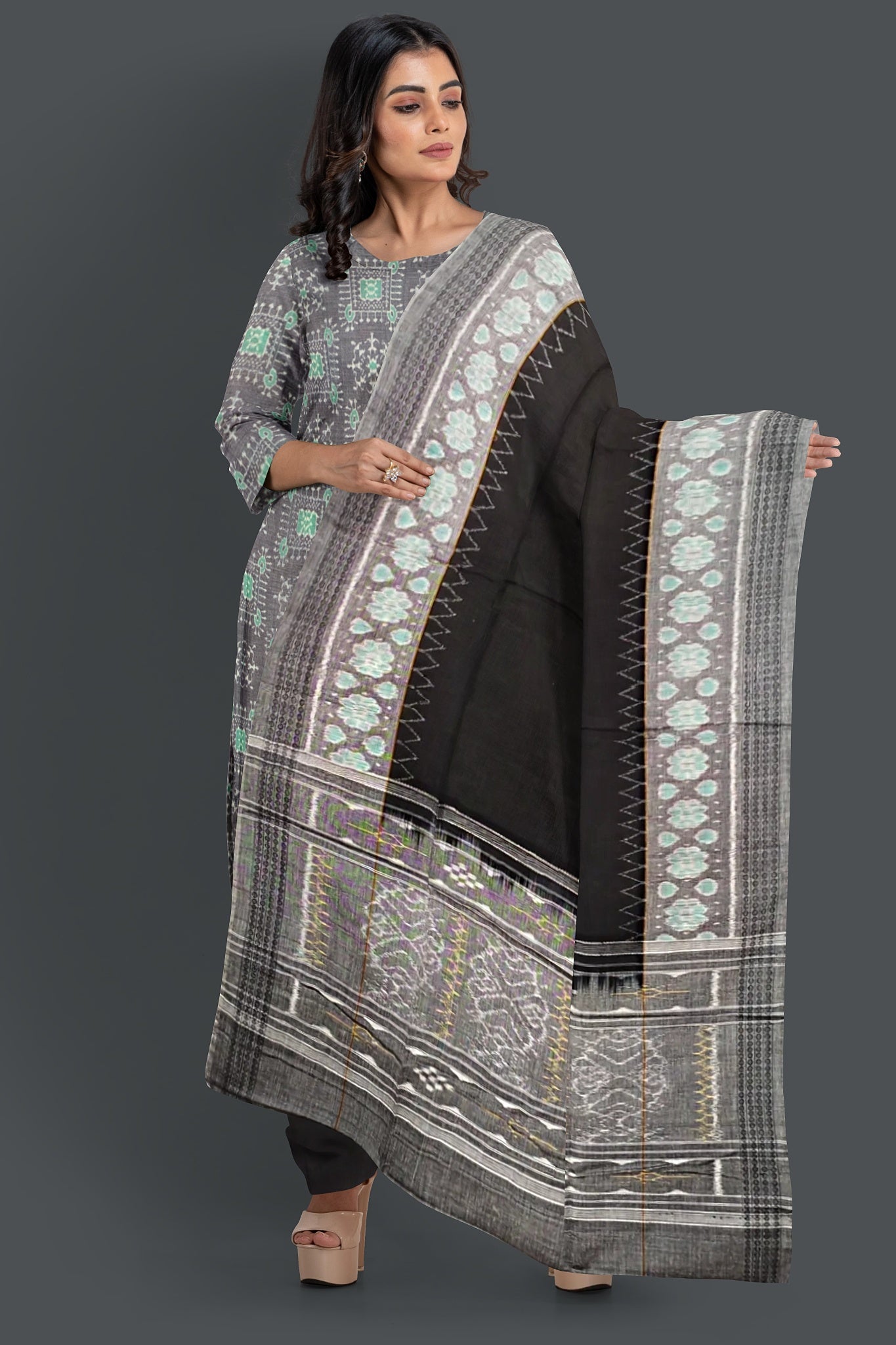 Levander Top With Black Pant & Chunri Body Bandha Dress Set