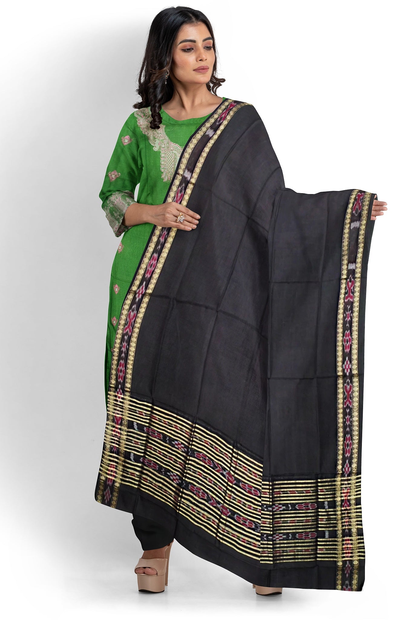 Green Bomkai Dress Set Necklace Design