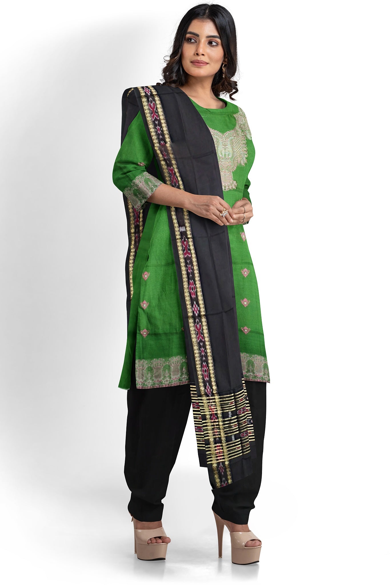 Green Bomkai Dress Set Necklace Design